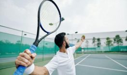 Hướng dẫn kỹ thuật đánh backhand chuẩn xác cho người mới tập